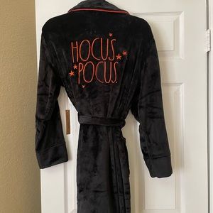 NWT Rae Dunn “Hocus Pocus” bathrobe and “Boo” slippers.